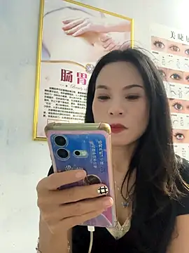 Baby-mmm online show from October 2025 12:49:02 PM