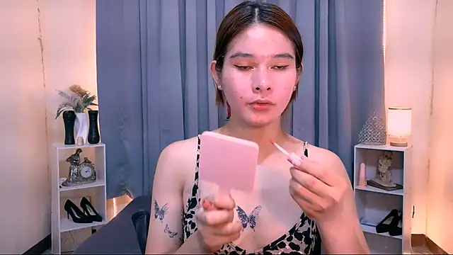 Snapshot of sassymimi69 chatting on June 2026 01:52:01 PM sassymimi69 online show from June 2026 01:52:01 PM