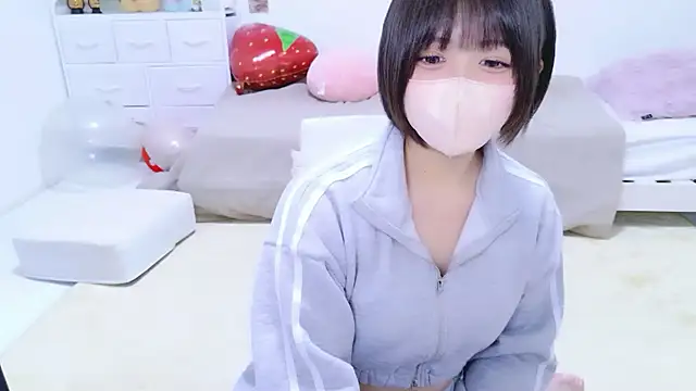 Snapshot of Hinata_Sun chatting on May 2026 09:10:02 PM Hinata Sun online show from May 2026 09:10:02 PM