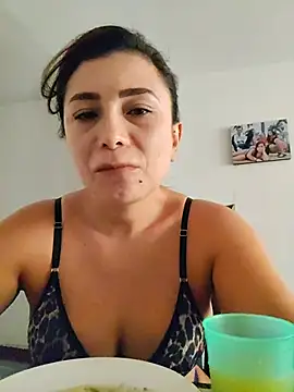 mia mancinii online show from August 2026 08:40:02 PM