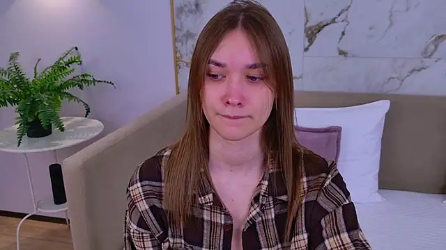 AmadaReine online show from October 2025 04:02:01 PM