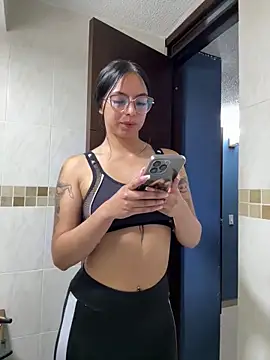 Clawd hot online show from November 2025 01:28:01 AM