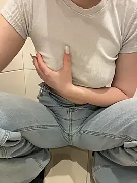 Cumonmme online show from December 2025 09:11:01 PM