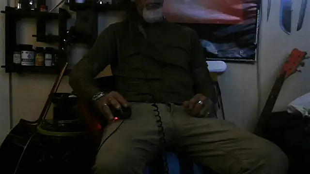 Snapshot of crassanova chatting on May 2026 09:10:01 PM crassanova online show from May 2026 09:10:01 PM