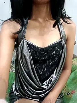 Daizy Shah online show from March 2026 05:39:01 PM