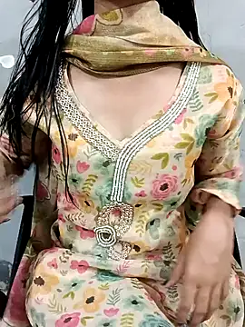 Snapshot of Daizy_Shah chatting on May 2026 04:45:01 PM Daizy Shah online show from May 2026 04:45:01 PM