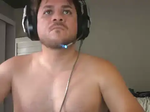 Miguelion2308 online show from December 2025 05:42:02 PM