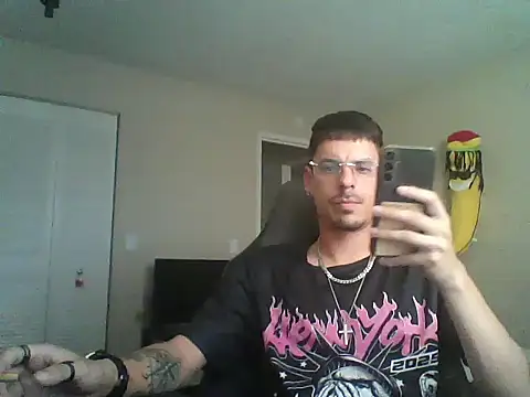 latinosatiro94 online show from October 2025 11:01:02 PM