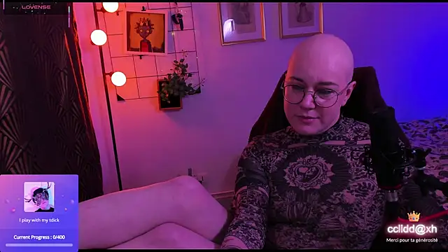 MossPrince online show from November 2025 04:20:01 PM