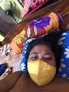 Smile-quien online show from April 2026 09:30:02 PM