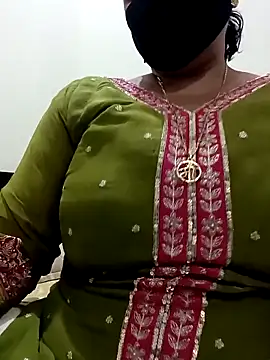Snapshot of Rakhi_sawant143 chatting on February 2026 02:02:02 PM Rakhi sawant143 online show from February 2026 02:02:02 PM