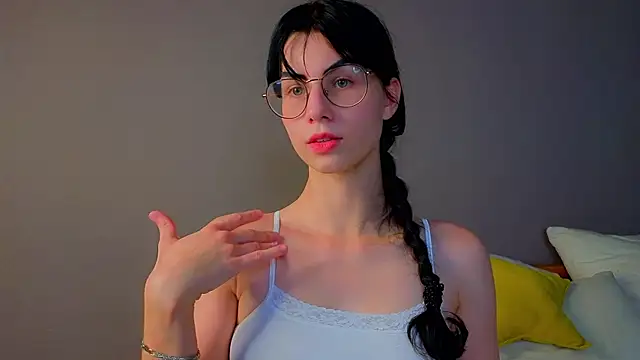 ArlineJanik online show from September 2025 11:14:01 AM