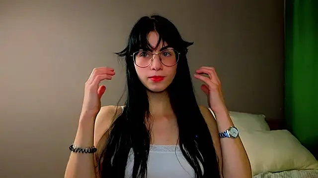 ArlineJanik online show from September 2025 11:37:01 AM