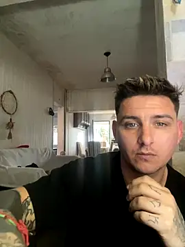 Snapshot of SantyPlayBig chatting on September 2025 08:52:02 PM SantyPlayBig online show from September 2025 08:52:02 PM