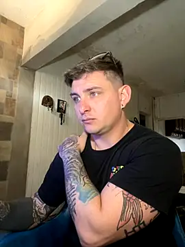 Snapshot of SantyPlayBig chatting on September 2025 12:16:01 PM SantyPlayBig online show from September 2025 12:16:01 PM