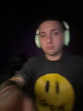 Snapshot of SantyPlayBig chatting on February 2026 04:27:02 AM SantyPlayBig online show from February 2026 04:27:02 AM