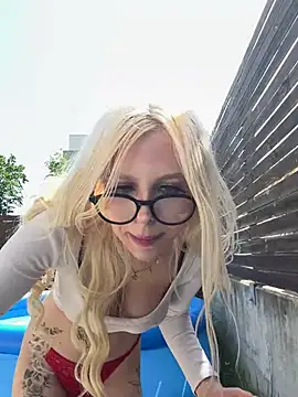 Snapshot of Steffi_Snowbunny chatting on May 2026 01:07:02 PM Steffi Snowbunny online show from May 2026 01:07:02 PM
