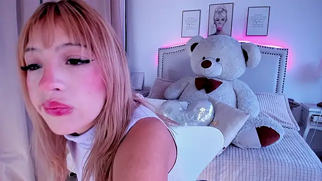 Mayajhons online show from December 2025 12:36:01 PM