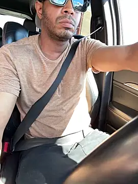 Jariushot3 online show from April 2026 07:07:02 PM