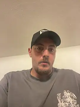 Snapshot of DaNNyeL016 chatting on June 2026 01:43:02 AM DaNNyeL016 online show from June 2026 01:43:02 AM