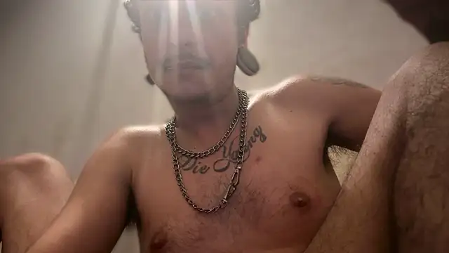 Snapshot of chrisalmeid_ chatting on April 2026 04:50:01 AM chrisalmeid online show from April 2026 04:50:01 AM