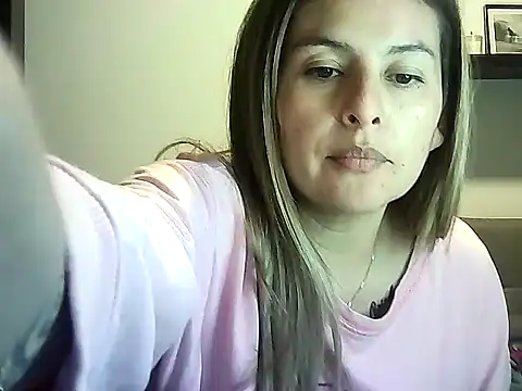 Valery  Rouse  online show from April 2026 10:44:02 PM