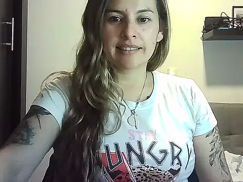 Snapshot of Valery__Rouse_ chatting on April 2026 10:25:02 PM Valery Rouse online show from April 2026 10:25:02 PM