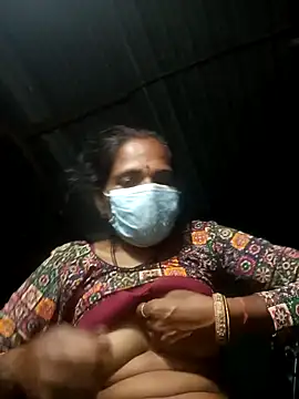 Snapshot of Hot-honi chatting on October 2025 03:30:01 PM Hot-honi online show from October 2025 03:30:01 PM