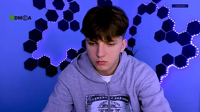 travis wolf  online show from April 2026 08:52:02 AM