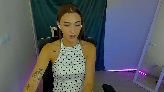 Snapshot of Bella_Night4 chatting on July 2026 07:04:01 AM Bella Night4 online show from July 2026 07:04:01 AM