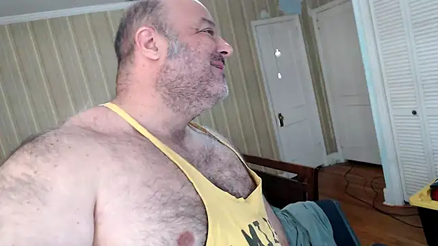 Snapshot of bullmusclejoe chatting on May 2026 03:31:02 PM bullmusclejoe online show from May 2026 03:31:02 PM