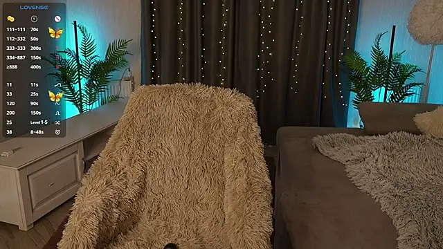 Snapshot of ValenciiaQ chatting on October 2025 07:11:01 PM ValenciiaQ online show from October 2025 07:11:01 PM