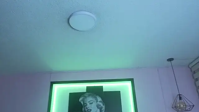 Snapshot of _Charlotte_Collins_ chatting on March 2026 01:59:02 PM Charlotte Collins online show from March 2026 01:59:02 PM