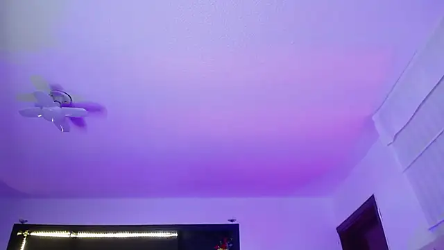 Snapshot of _Charlotte_Collins_ chatting on April 2026 02:22:01 PM Charlotte Collins online show from April 2026 02:22:01 PM