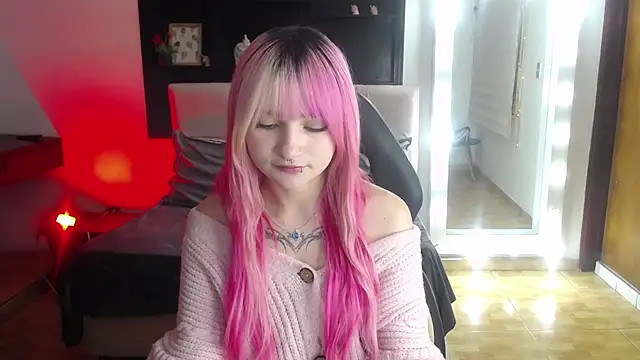 Snapshot of _Charlotte_Collins_ chatting on July 2026 03:51:02 PM Charlotte Collins online show from July 2026 03:51:02 PM