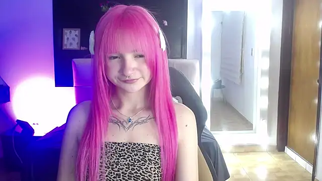 Snapshot of _Charlotte_Collins_ chatting on July 2026 04:34:02 PM Charlotte Collins online show from July 2026 04:34:02 PM