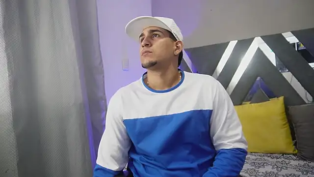 massimo vidal  online show from October 2025 03:37:02 AM