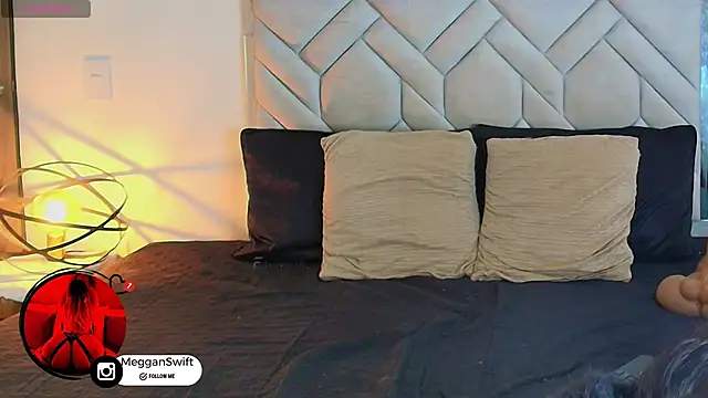 megganswift  online show from February 2026 12:29:02 AM