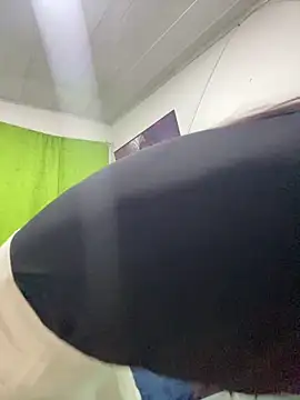 Snapshot of sashaxxx1630 chatting on October 2025 04:43:02 AM sashaxxx1630 online show from October 2025 04:43:02 AM