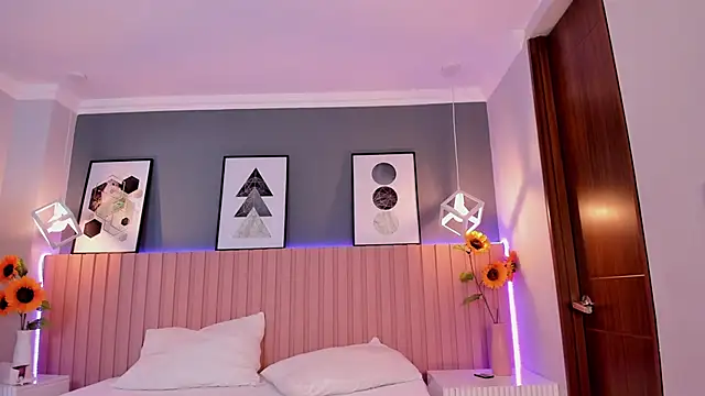 Snapshot of Nina_Ford chatting on October 2025 03:21:02 AM Nina Ford online show from October 2025 03:21:02 AM