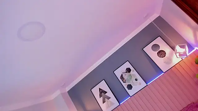 Snapshot of Nina_Ford chatting on November 2025 07:13:02 PM Nina Ford online show from November 2025 07:13:02 PM