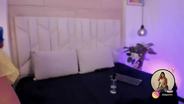 aby smiith  online show from October 2025 09:26:02 PM