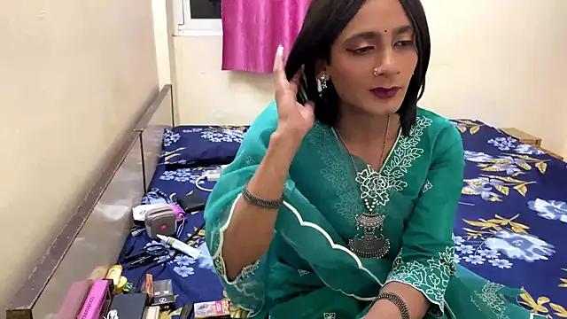 LuvLayla online show from October 2025 04:38:02 PM