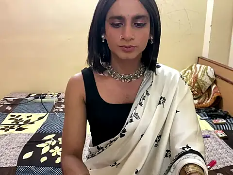 LuvLayla online show from December 2025 07:43:02 PM