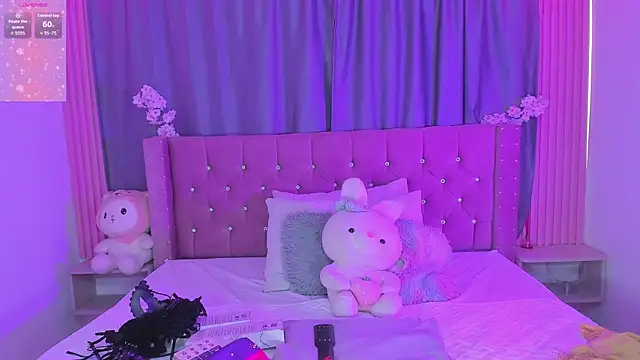 Nayla-Mouna online show from April 2026 07:15:01 PM