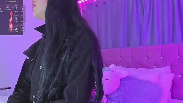 Nayla-Mouna online show from April 2026 07:52:02 PM