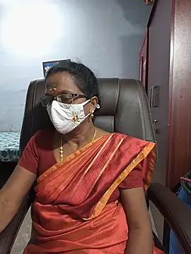 Snapshot of umashreetamil chatting on June 2026 06:50:01 PM umashreetamil online show from June 2026 06:50:01 PM