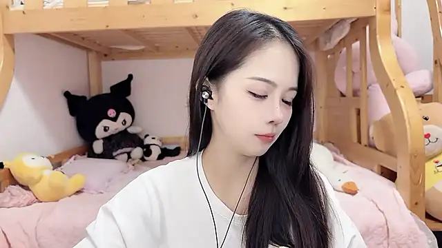 Sue101010 online show from October 2025 06:17:01 PM