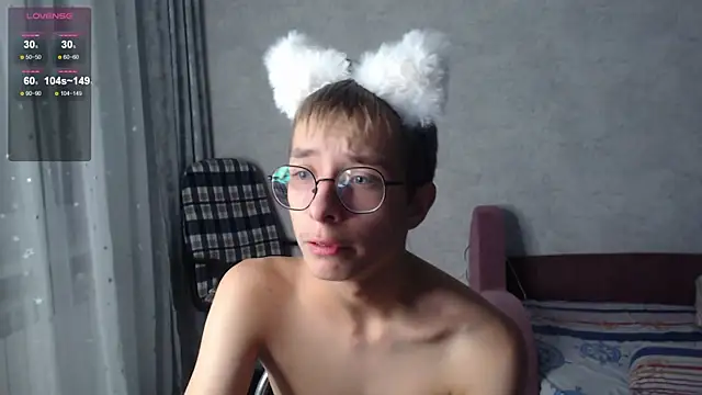 glasses cat online show from October 2025 08:53:02 PM