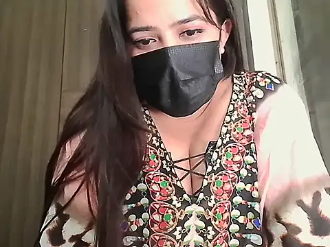 Snapshot of Queen_Pari87 chatting on November 2025 08:53:02 AM Queen Pari87 online show from November 2025 08:53:02 AM